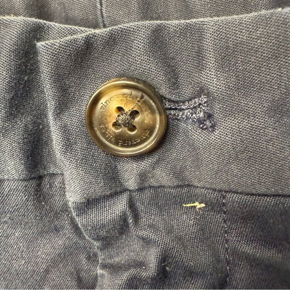 Vineyard Vines Navy Blue Flat Front Breaker Short Chino Size 42 Waist GUC - Picture 2 of 6